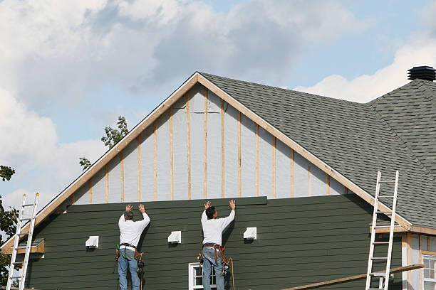 Professional Siding Installation technician working in Webster, TX